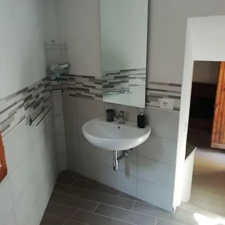 La Casa Di Dino ,pari Pari
